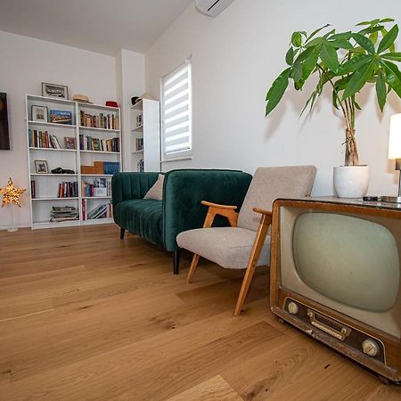 Apartment Nikola Kaštel Novi エクステリア 写真
