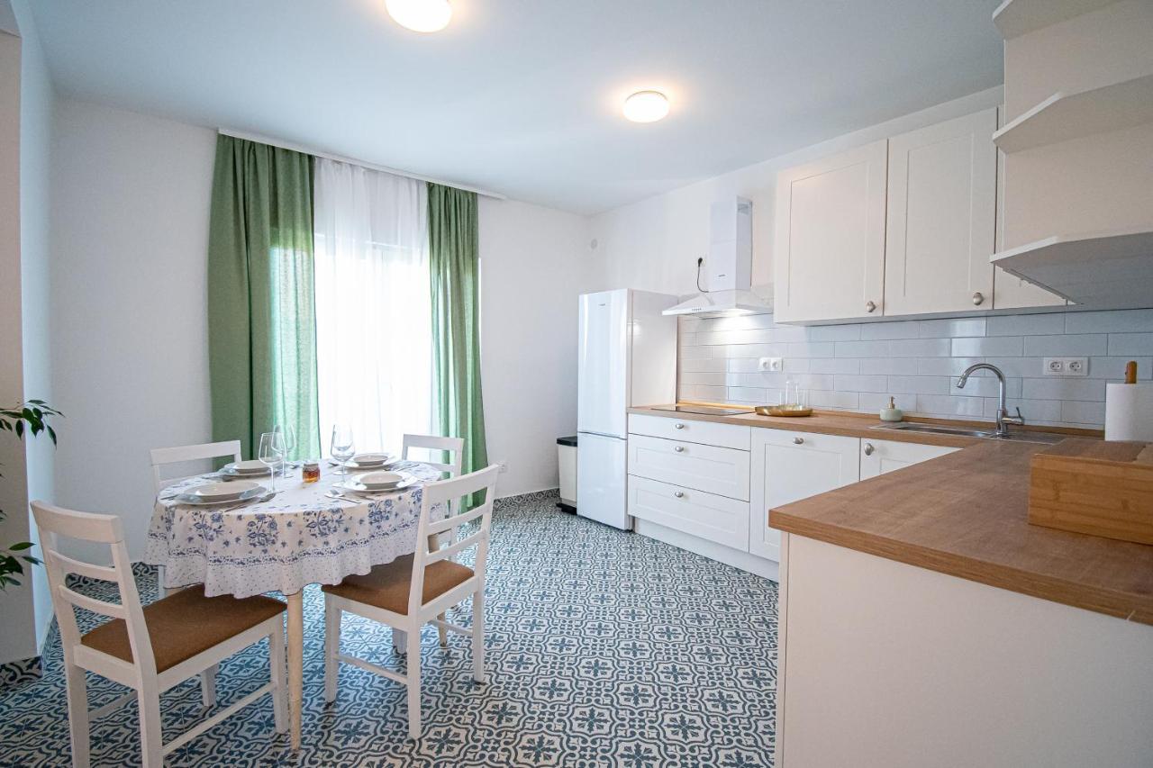 Apartment Nikola Kaštel Novi エクステリア 写真