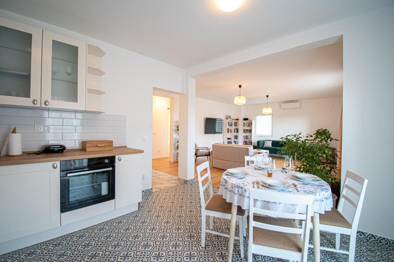 Apartment Nikola Kaštel Novi エクステリア 写真